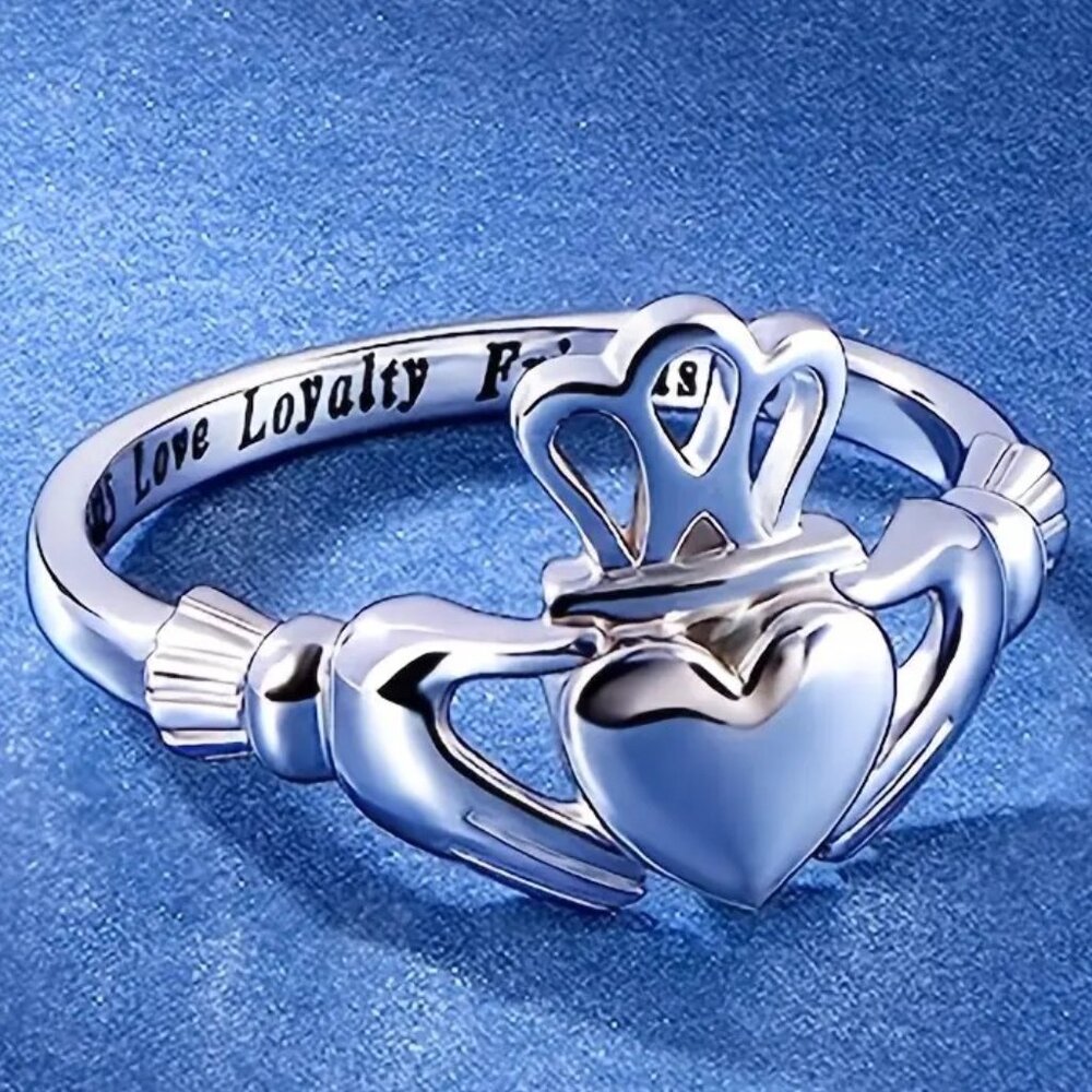 CLADDAGH RING